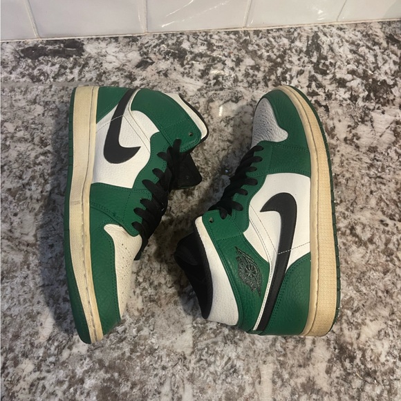Mens Jordan 1 ‘Pine Green’ (size 10.5) - Picture 8 of 9